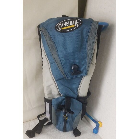 Camelbak Rogue Hydration Pack With Bladder Pocket Biking H20 Backpack Blue Gray - Picture 1 of 11